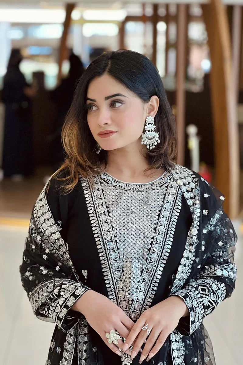 Black Pakistani Salwar Kameez With Heavy Embroidery Dupatta Work