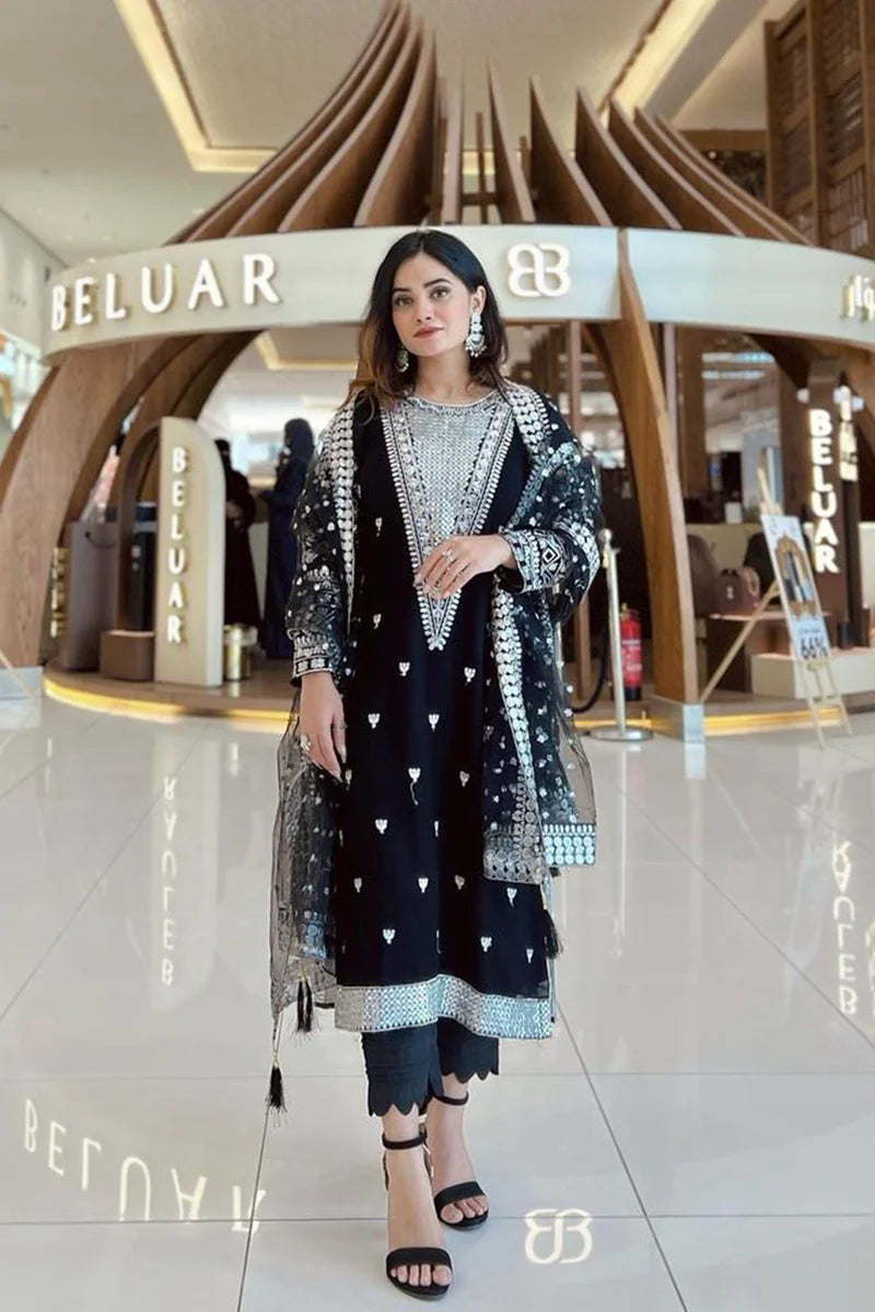 Black Pakistani Salwar Kameez With Heavy Embroidery Dupatta Work